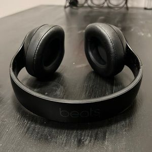 Beats by Dre Wireless Studio Headphones